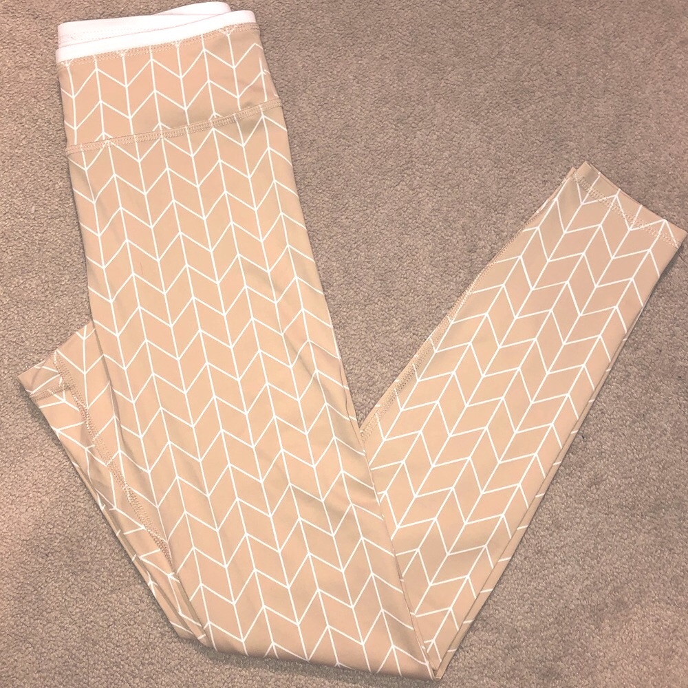 NWOT geometric active wear